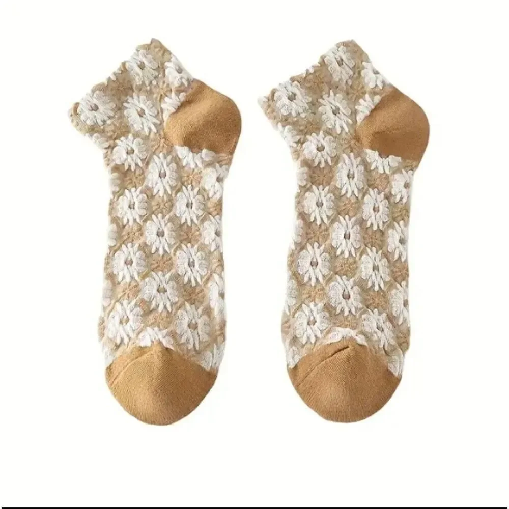 Floral cottagecore embossed ankle socks